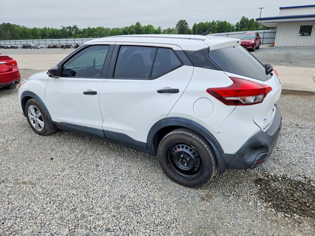 2020 Nissan Kicks S - Фото 2