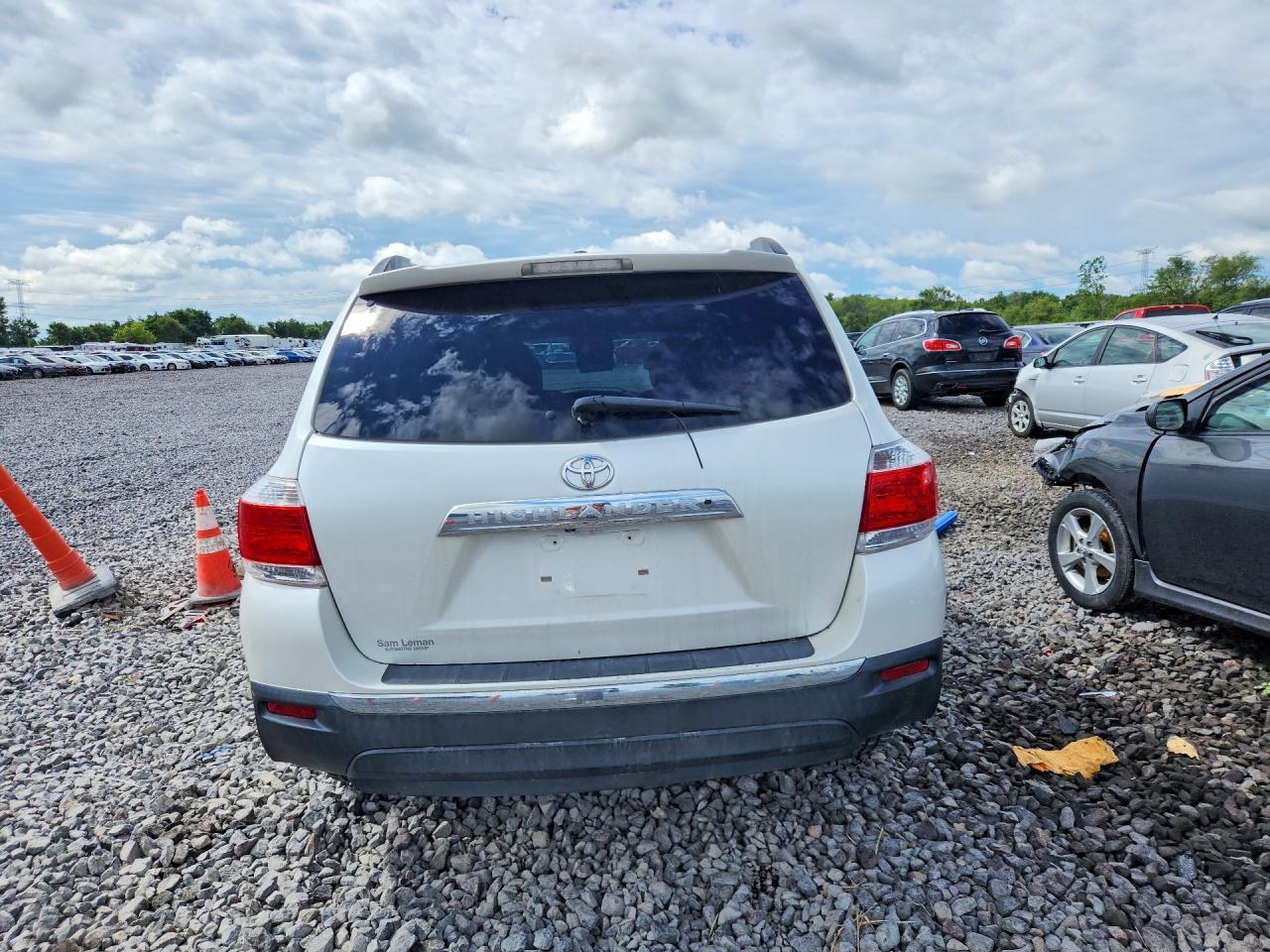 2011 Toyota Highlander Limited - Image 6