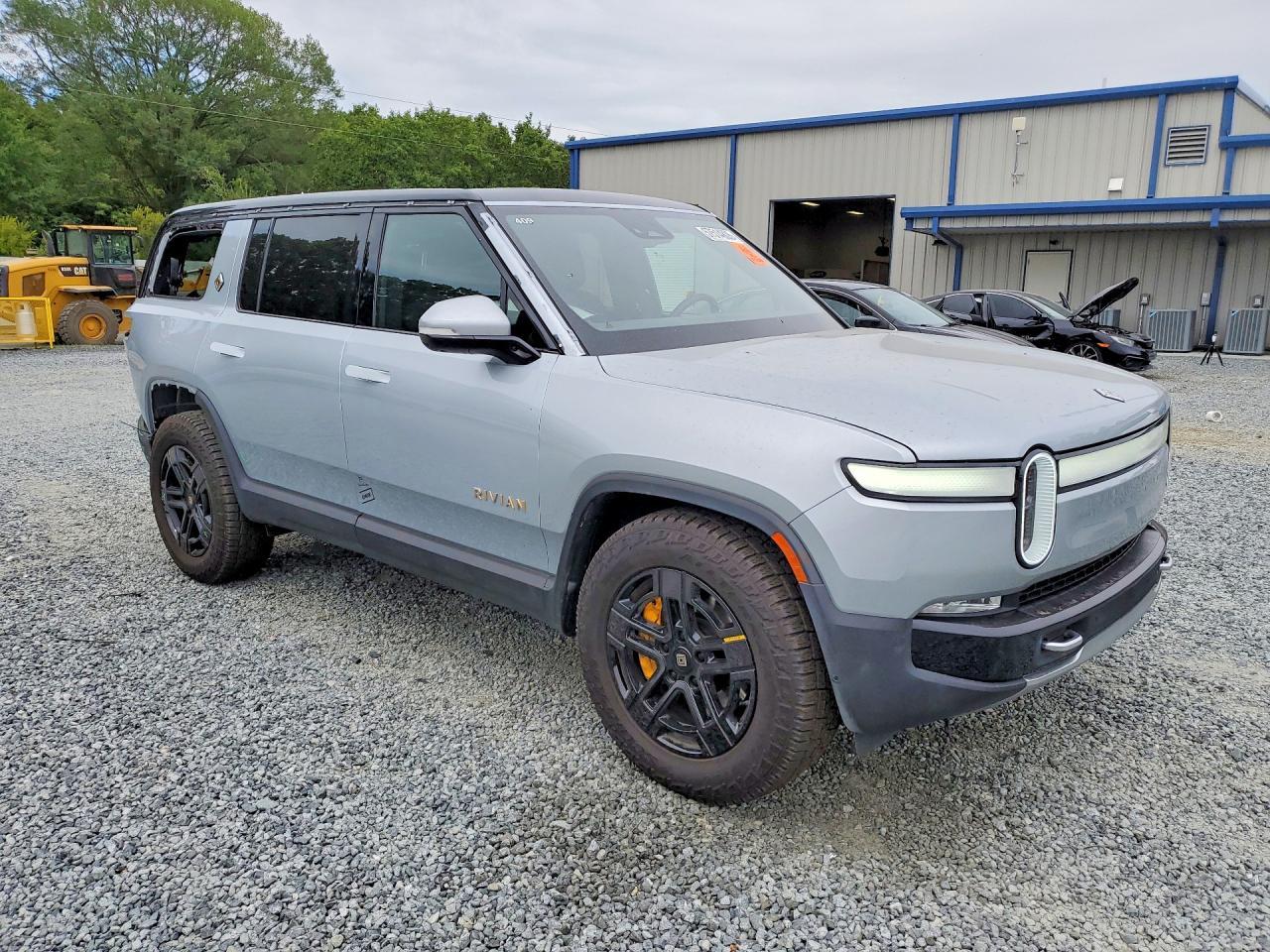 2023 Rivian R1S Adventure - Image 4
