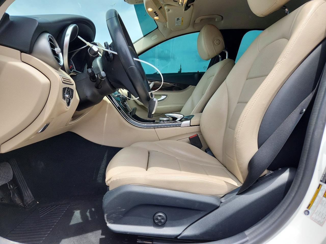 2015 Mercedes-Benz C300 - Image 7