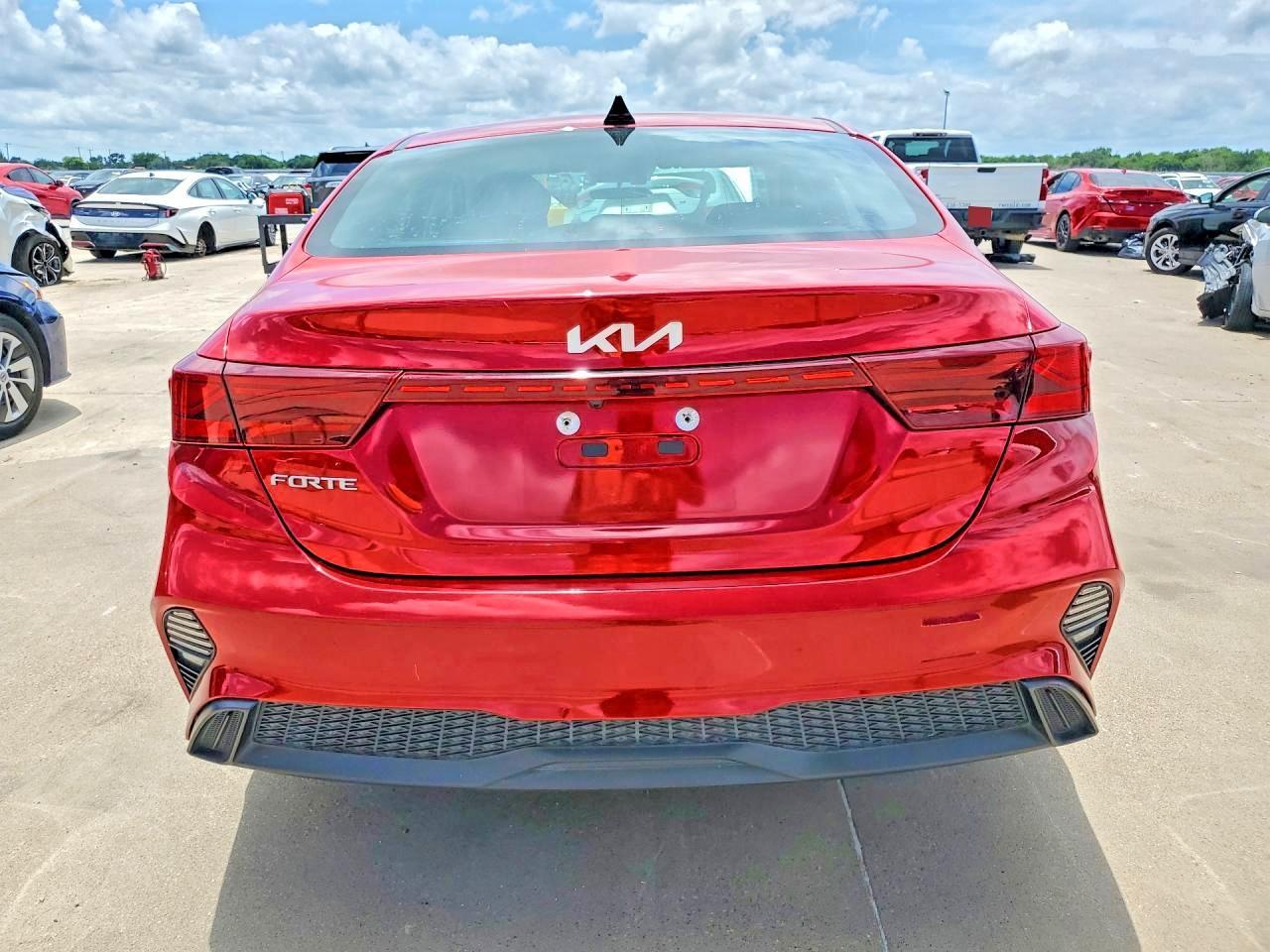 2023 Kia Forte Lxs - Фото 6