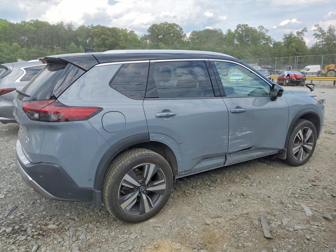 2021 Nissan Rogue Platinum - Фото 3