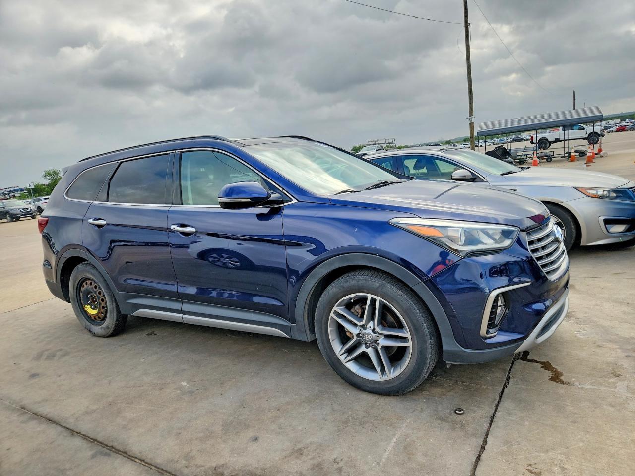 2017 Hyundai Santa Fe Limited Ultimate - Image 4