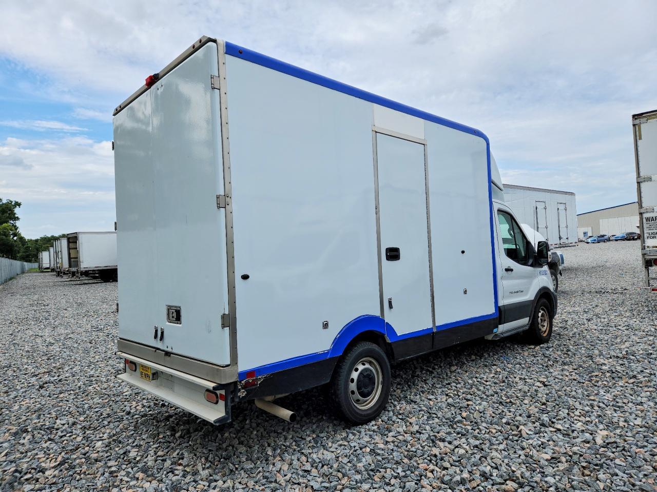 2020 Ford Transit Delivery Truck - Фото 3