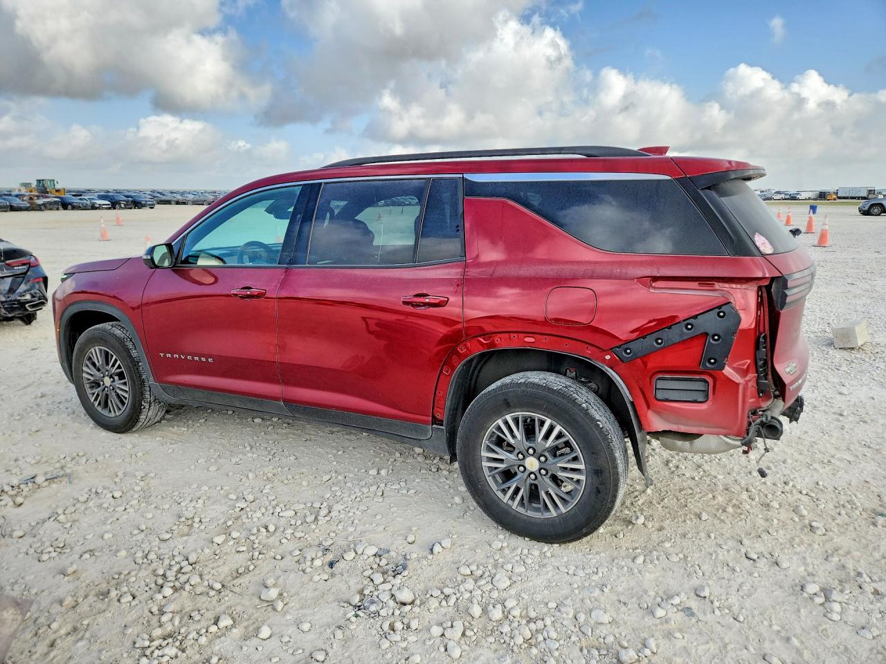 2026 Chevrolet Traverse - Фото 2