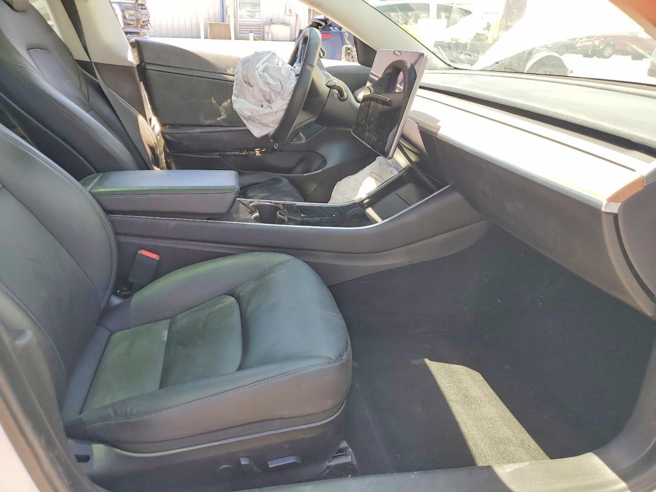 2020 Tesla Model 3 - Фото 7