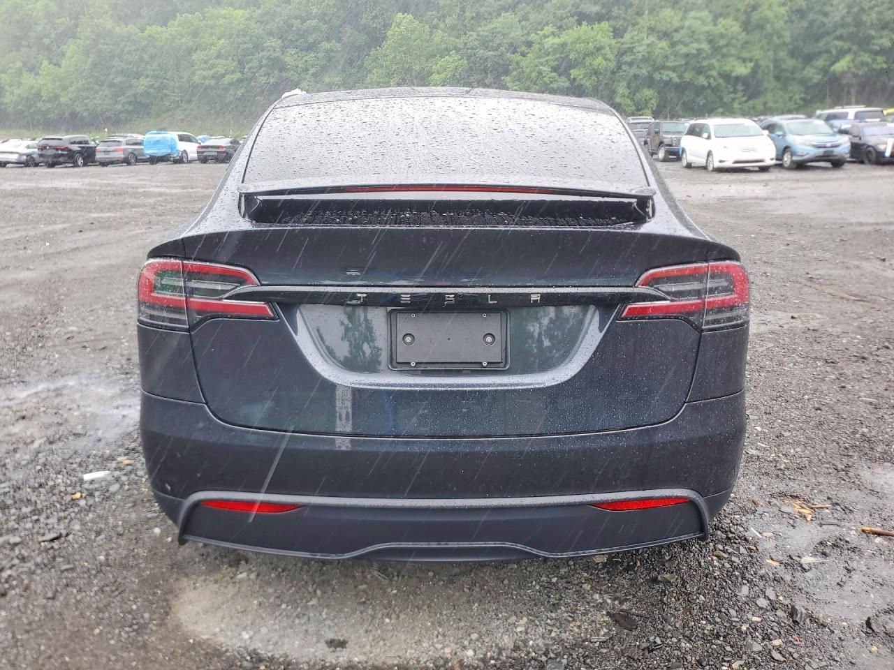 2024 Tesla Model X - Image 6