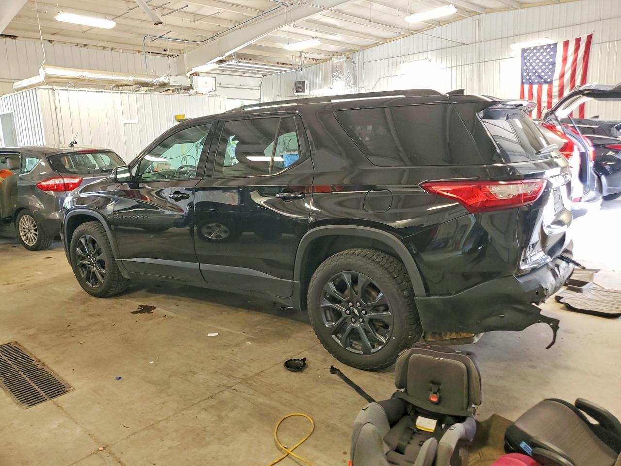 2021 Chevrolet Traverse Rs - Фото 2