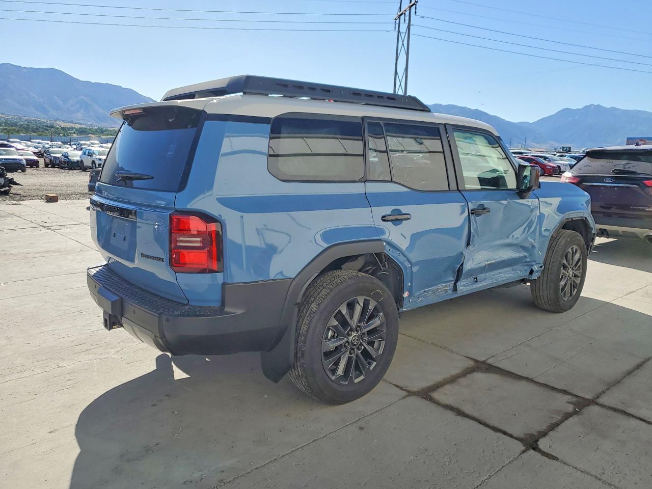 2025 Toyota Land Cruiser Base - Фото 3