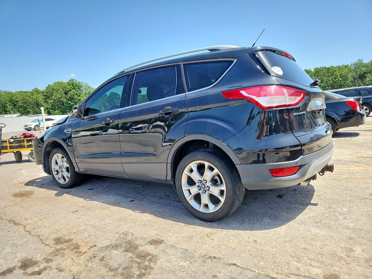 2015 Ford Escape Titanium - Image 2