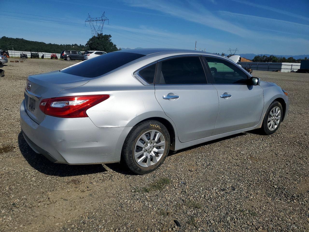 2016 Nissan Altima 2.5 S - Фото 3