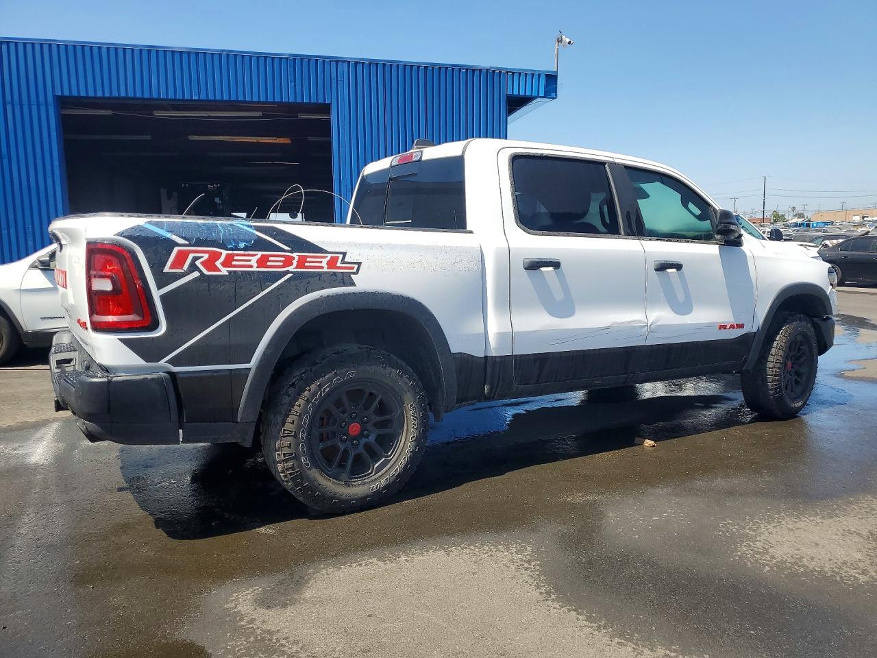 2025 Ram 1500 Rebel - Фото 3