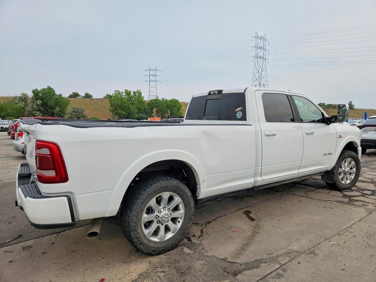 2022 Ram 3500 Laramie - Фото 3