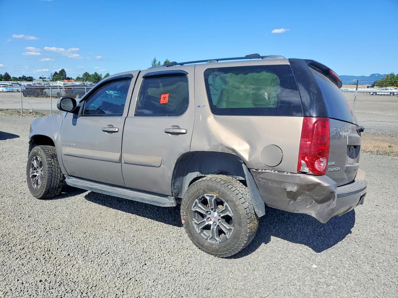 2007 GMC Yukon - Фото 2