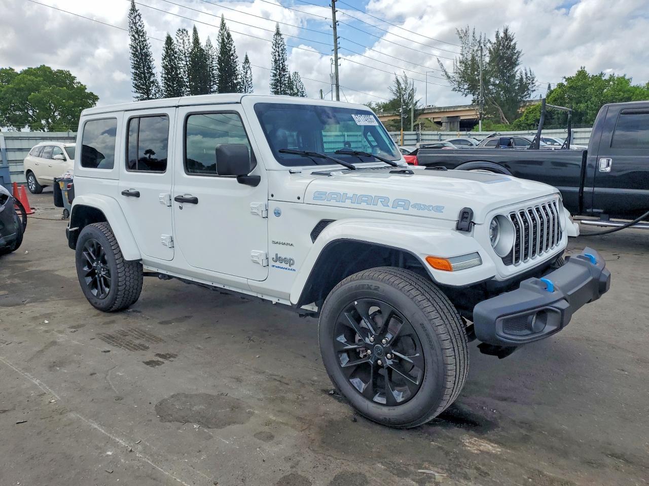 2024 Jeep Wrangler Sahara 4Xe - Image 4