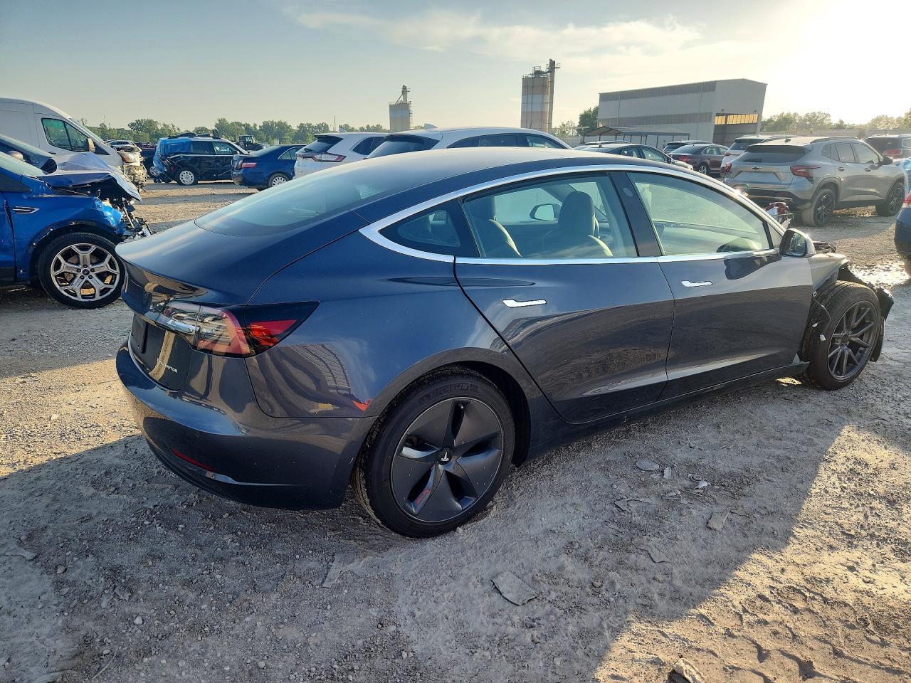 2020 Tesla Model 3 - Image 3