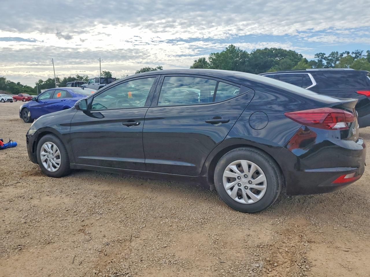 2020 Hyundai Elantra Se - Фото 2