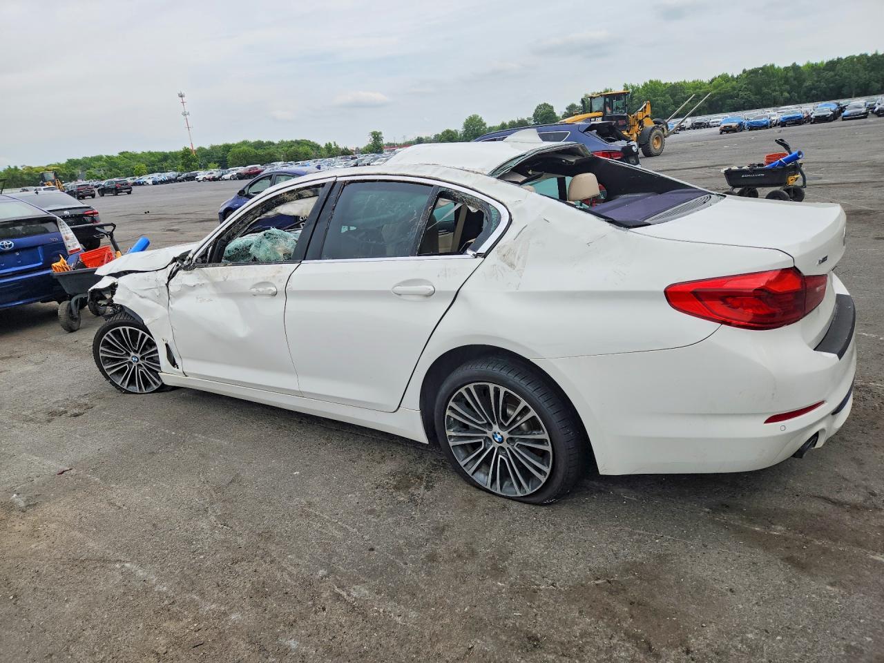 2019 BMW 530 Xi - Image 2