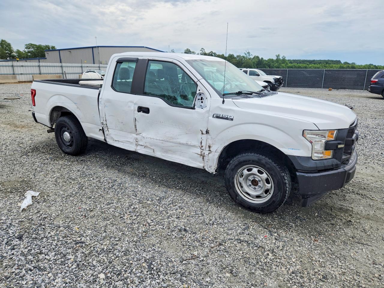 2017 Ford F150 Super Cab - Фото 4
