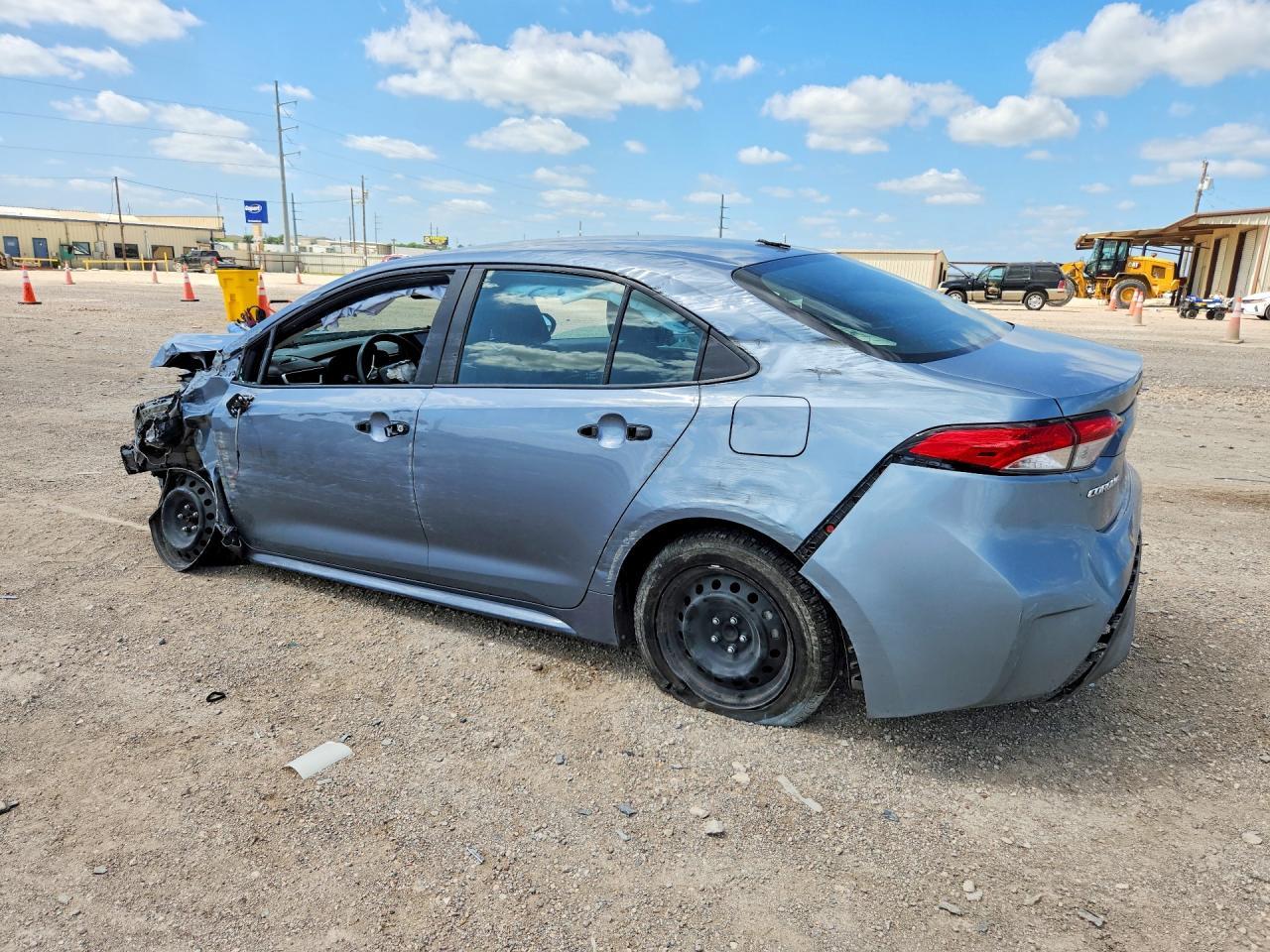 2023 Toyota Corolla Le - Image 2