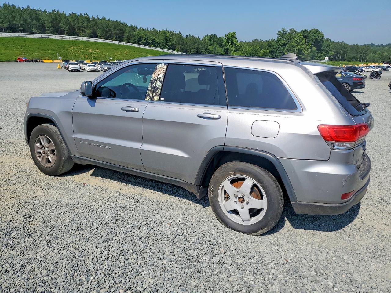 2016 Jeep Grand Cherokee Laredo - Фото 2