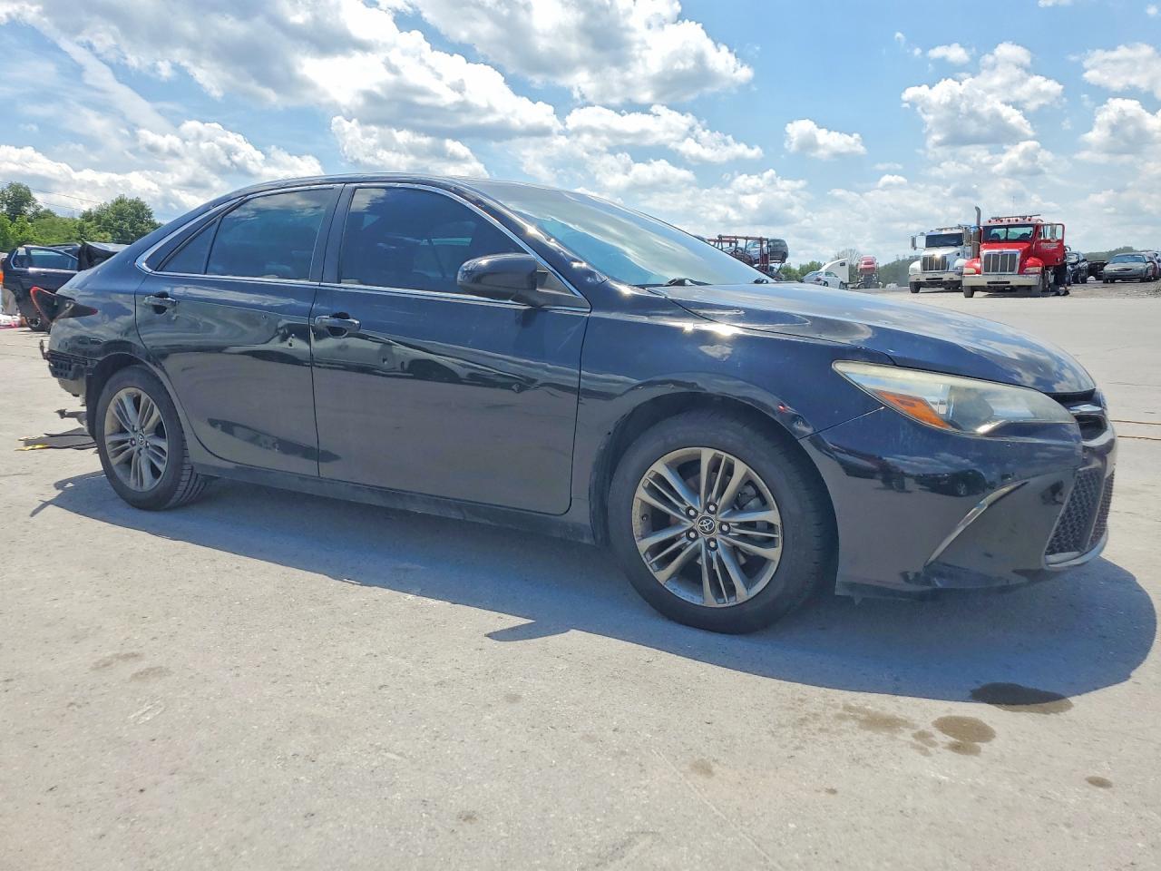 2016 Toyota Camry Se - Фото 4