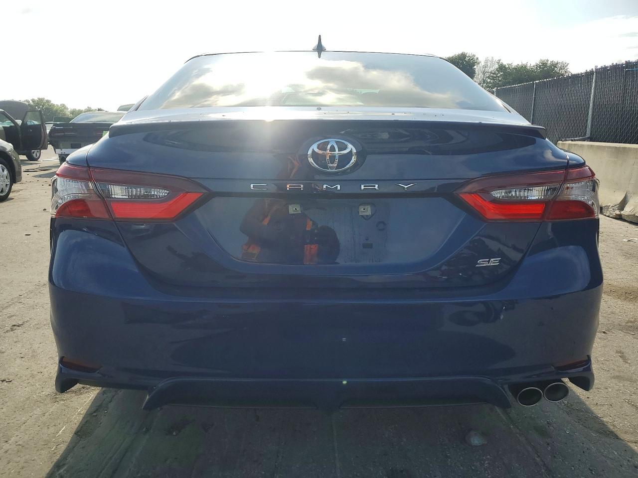2023 Toyota Camry Se - Image 6