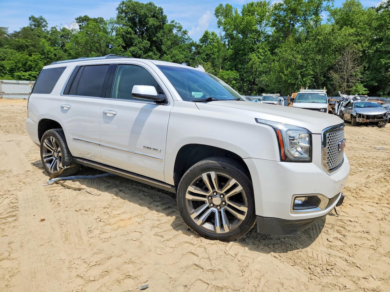 2016 GMC Yukon Denali - Image 4
