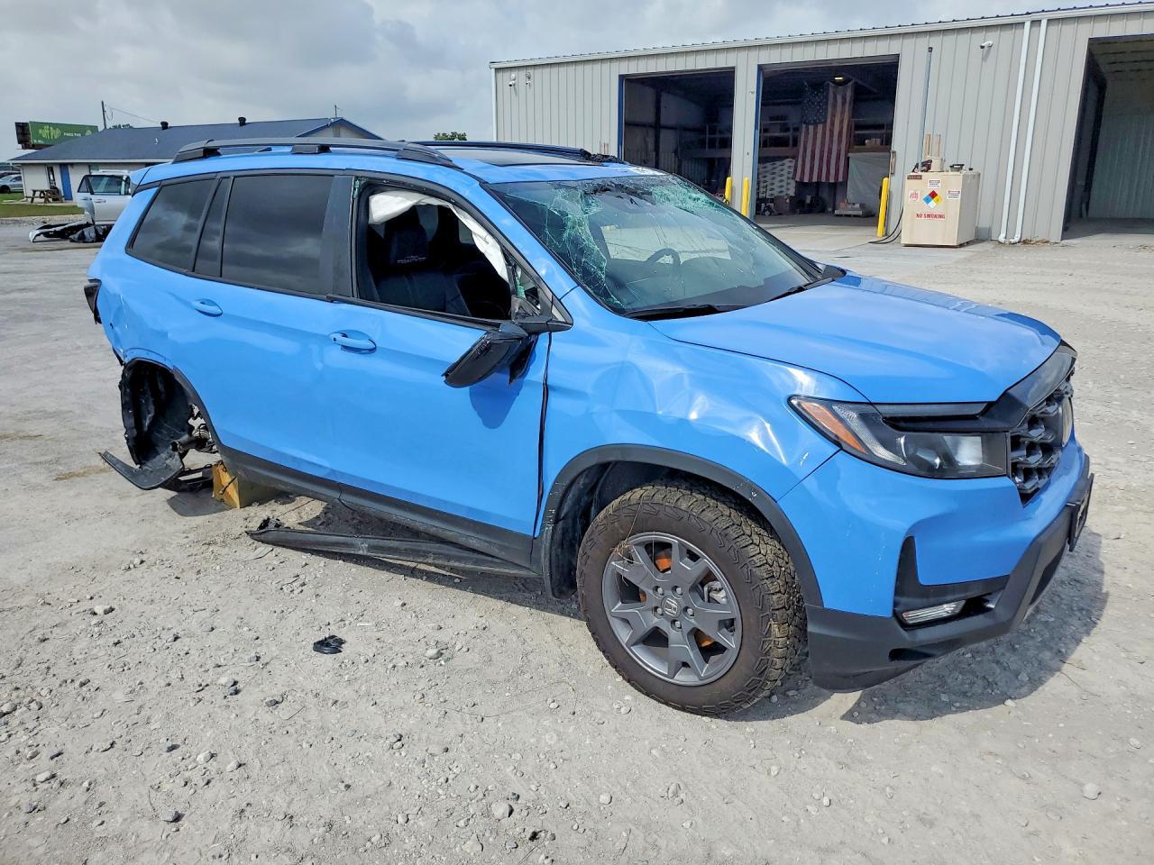 2025 Honda Passport - Image 4