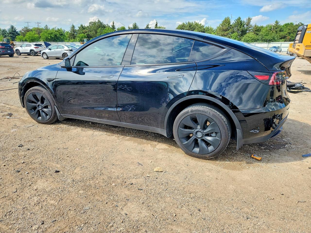 2023 Tesla Model Y - Фото 2