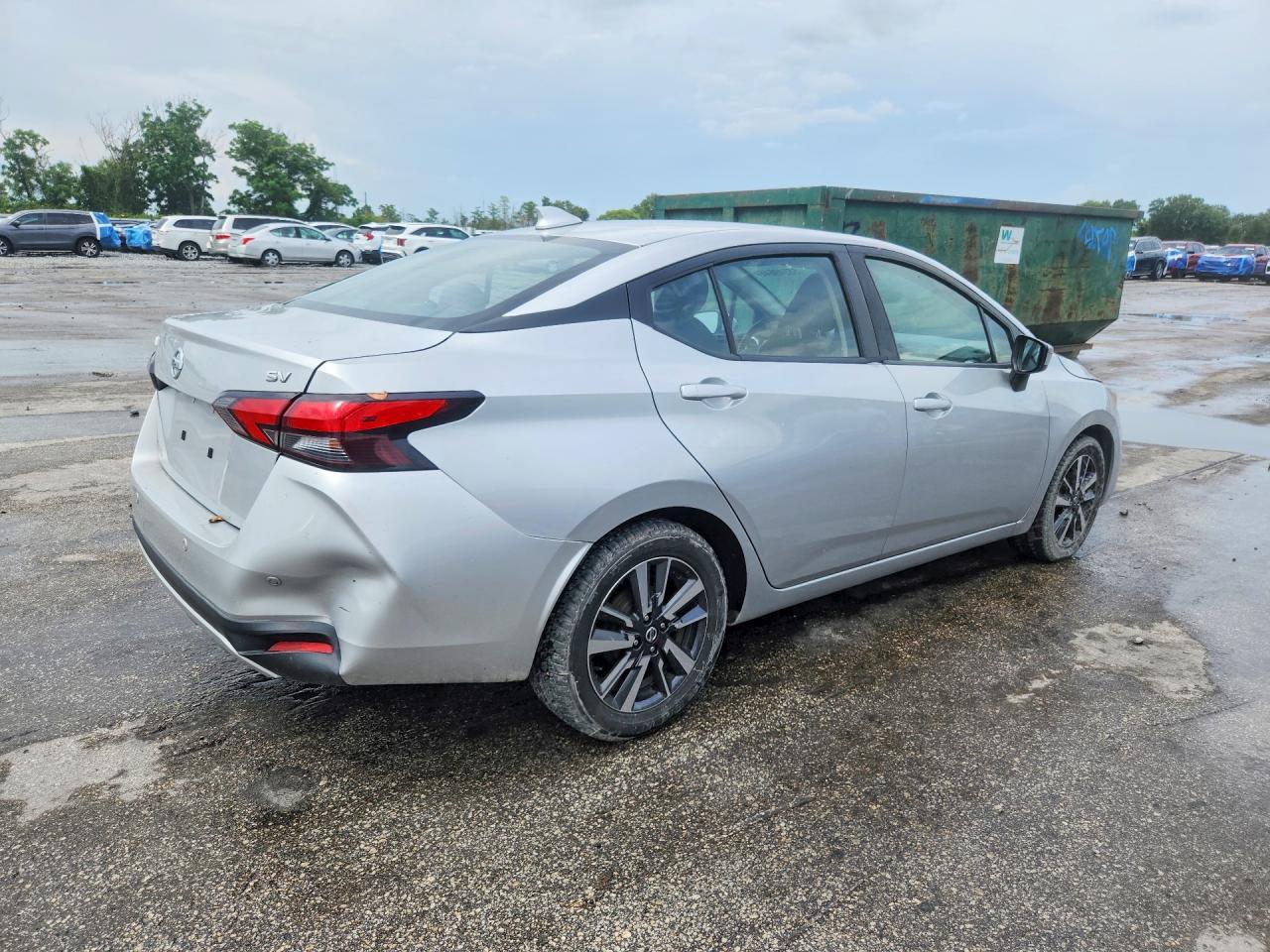 2021 Nissan Versa Sv - Image 3