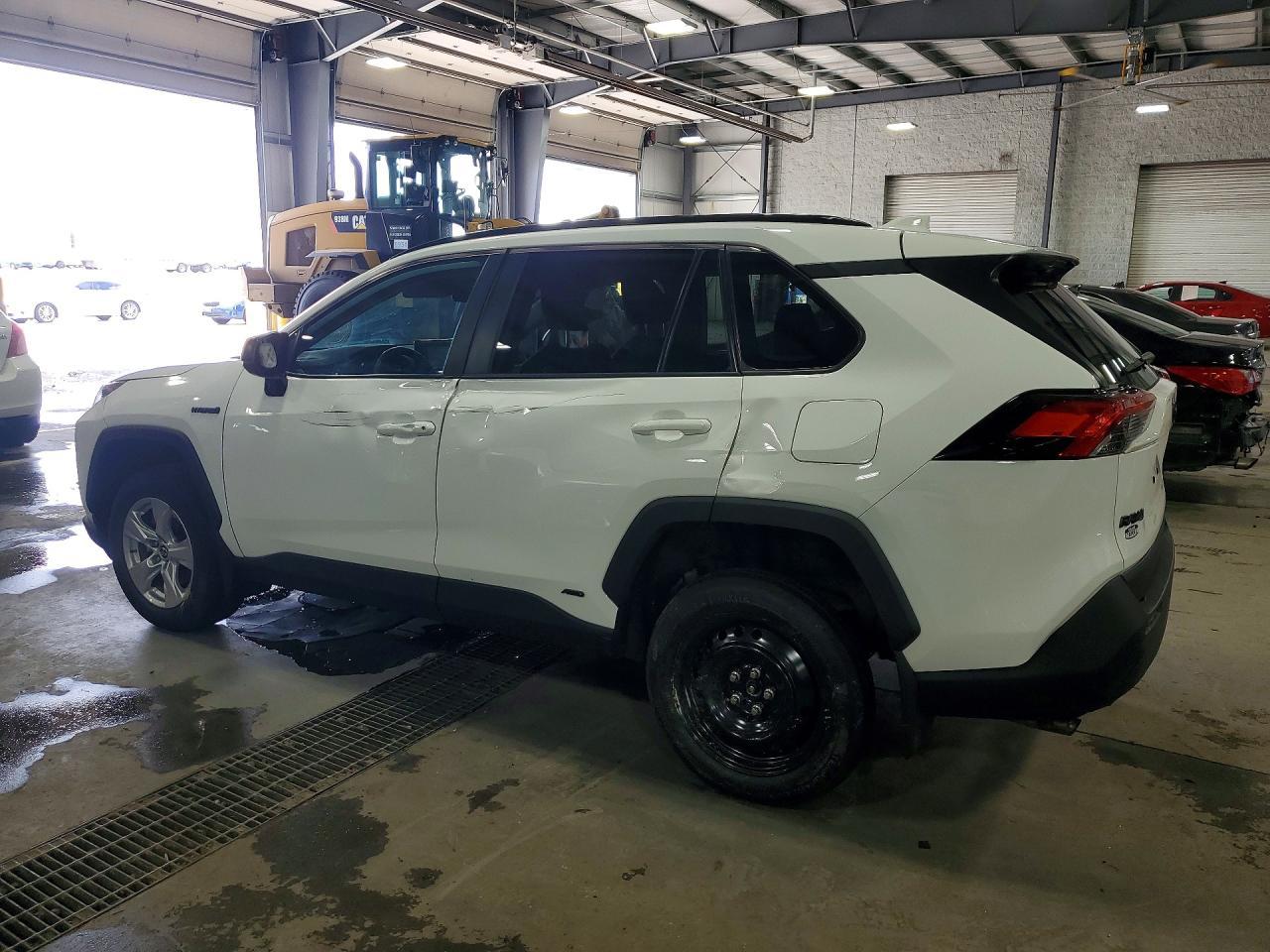 2021 Toyota Rav4 Le - Фото 2