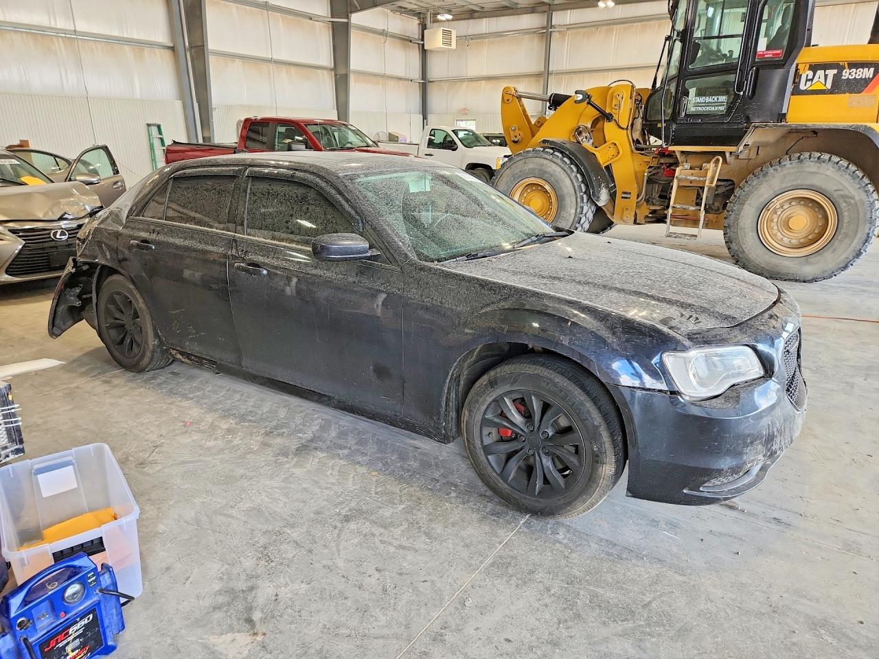 2015 Chrysler 300 Limited - Фото 4