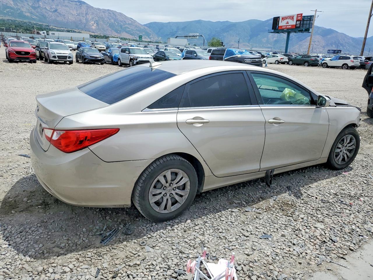 2011 Hyundai Sonata Gls - Image 3