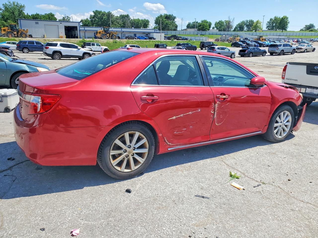 2014 Toyota Camry Xle V6 - Image 3