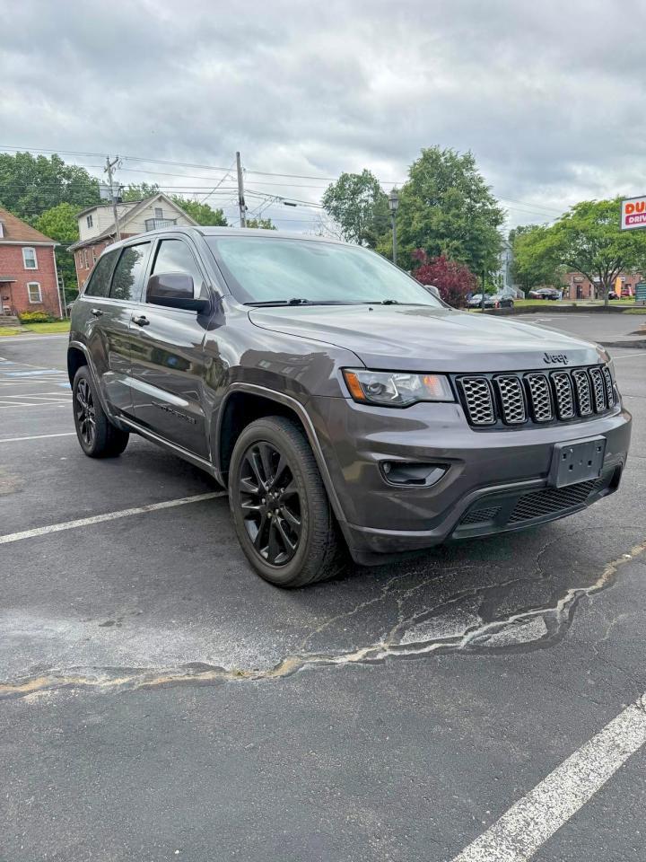 2018 Jeep Grand Cherokee Laredo - Image 4