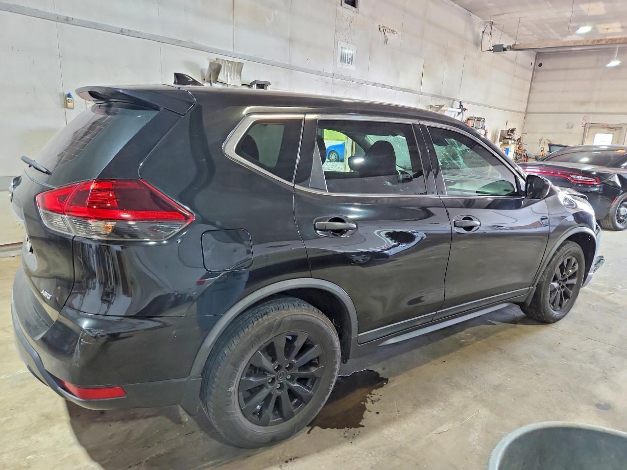 2019 Nissan Rogue S - Image 3