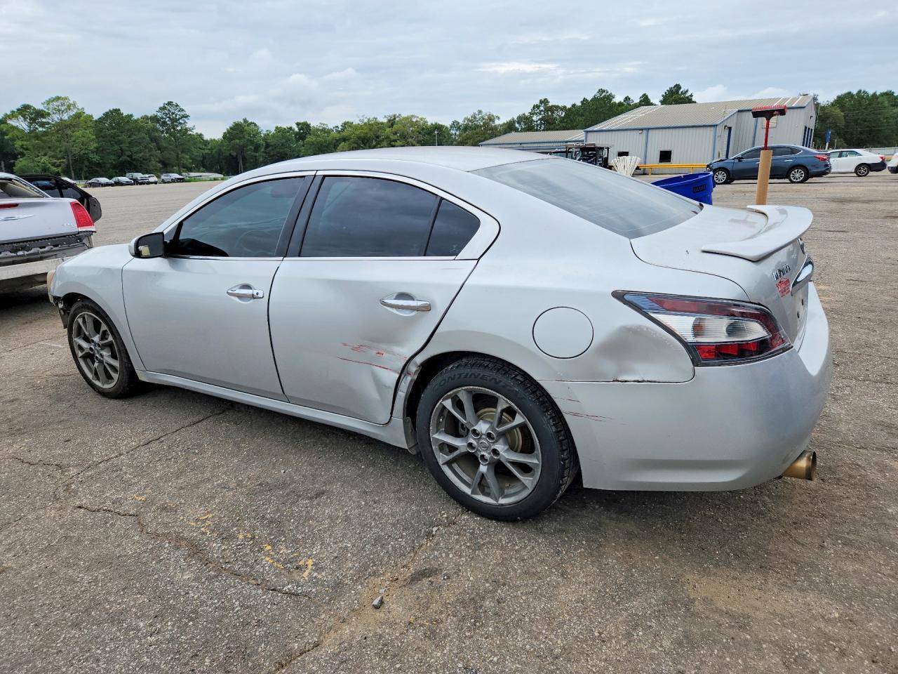 2013 Nissan Maxima 3.5 S - Image 2