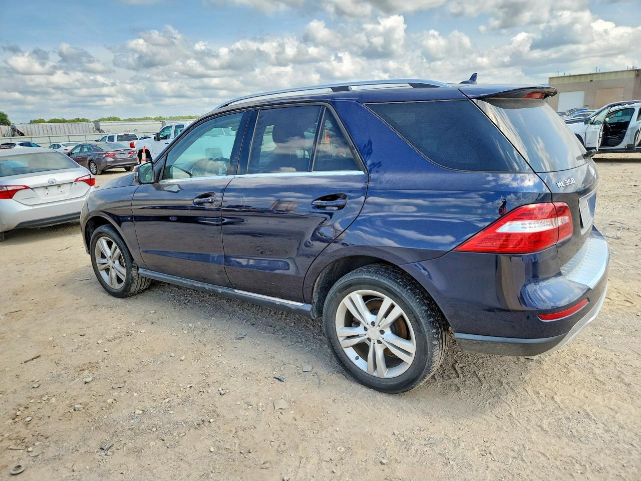 2015 Mercedes-Benz Ml 350 4Matic - Фото 2