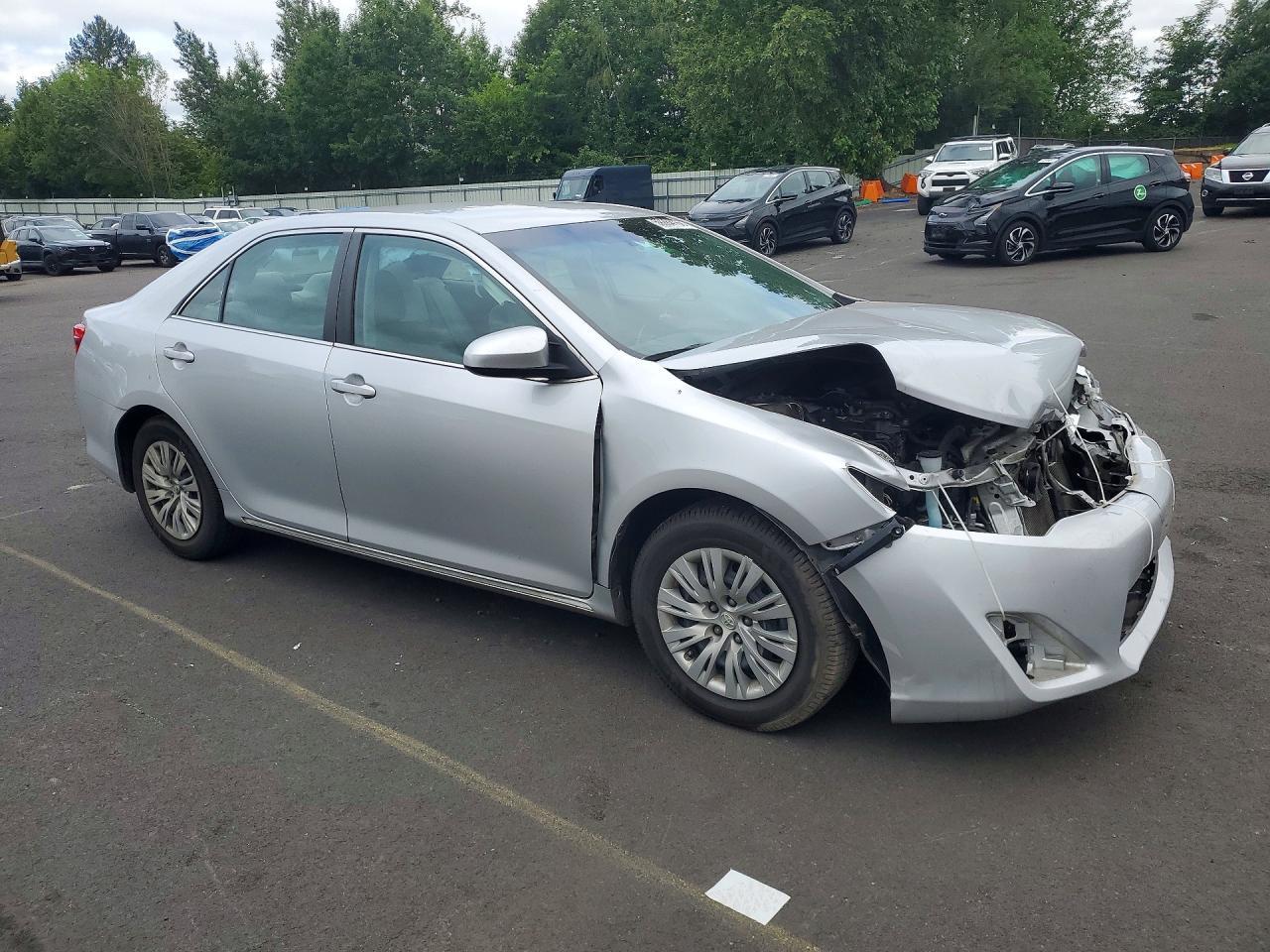 2014 Toyota Camry Le - Image 4