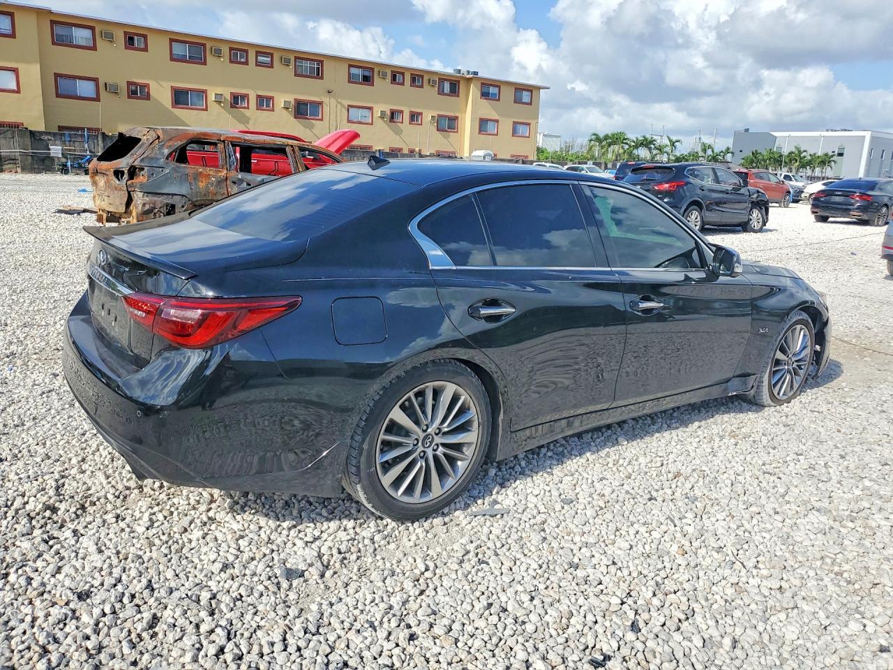 2018 Infiniti Q50 3.0T Luxe - Image 3