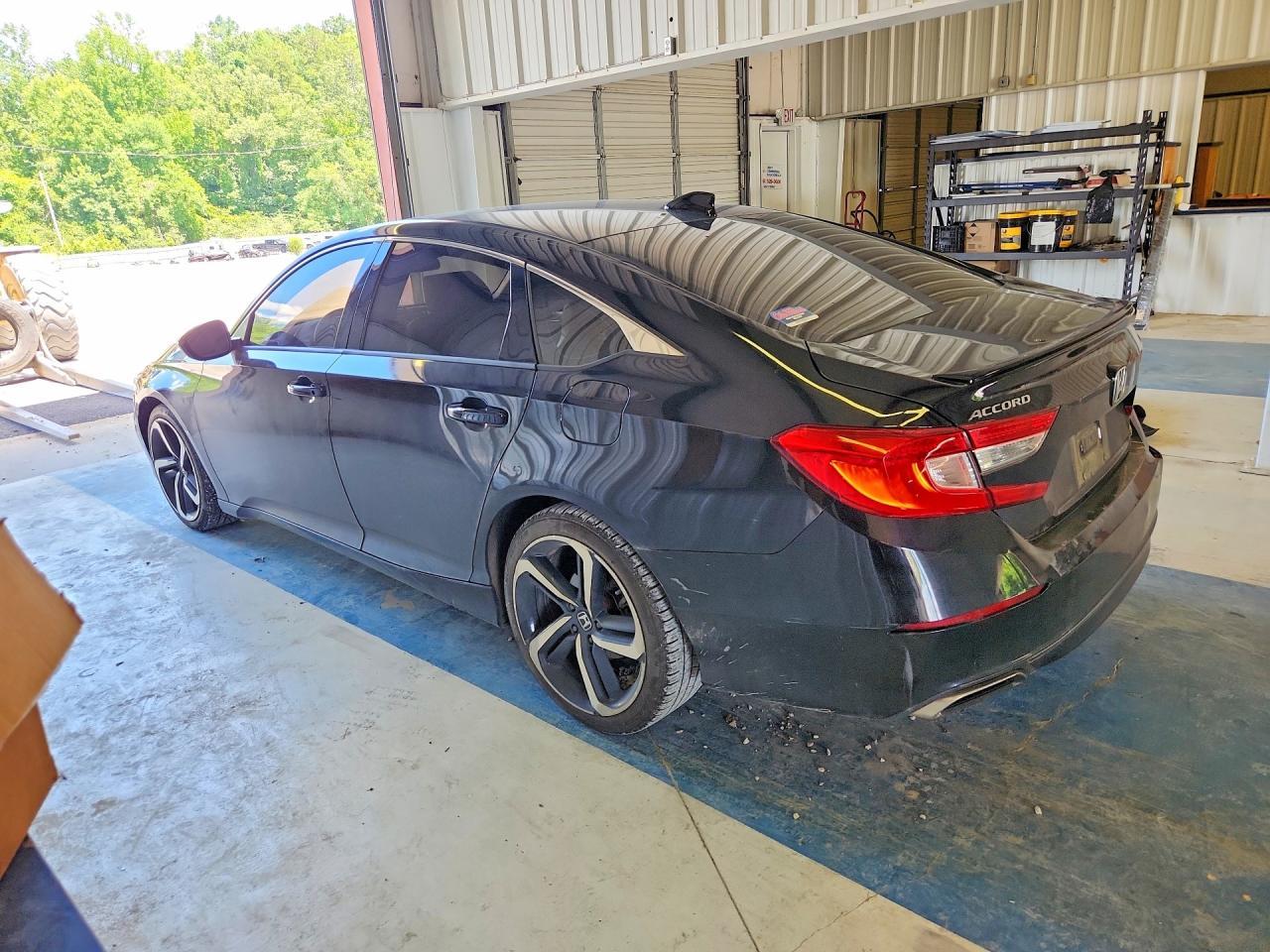 2018 Honda Accord Sport - Фото 2
