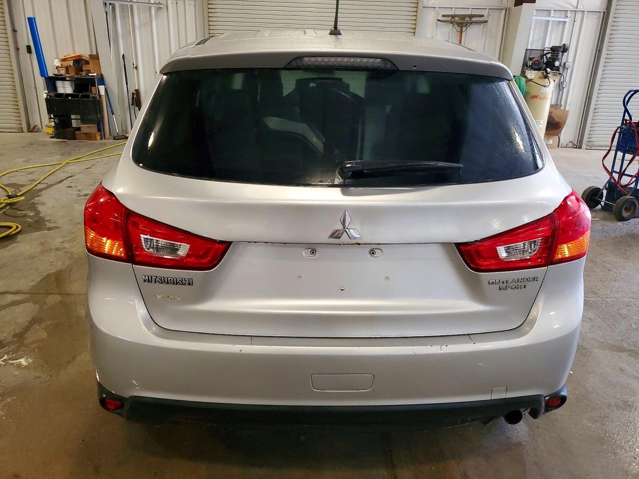 2013 Mitsubishi Outlander Sport Es - Image 6