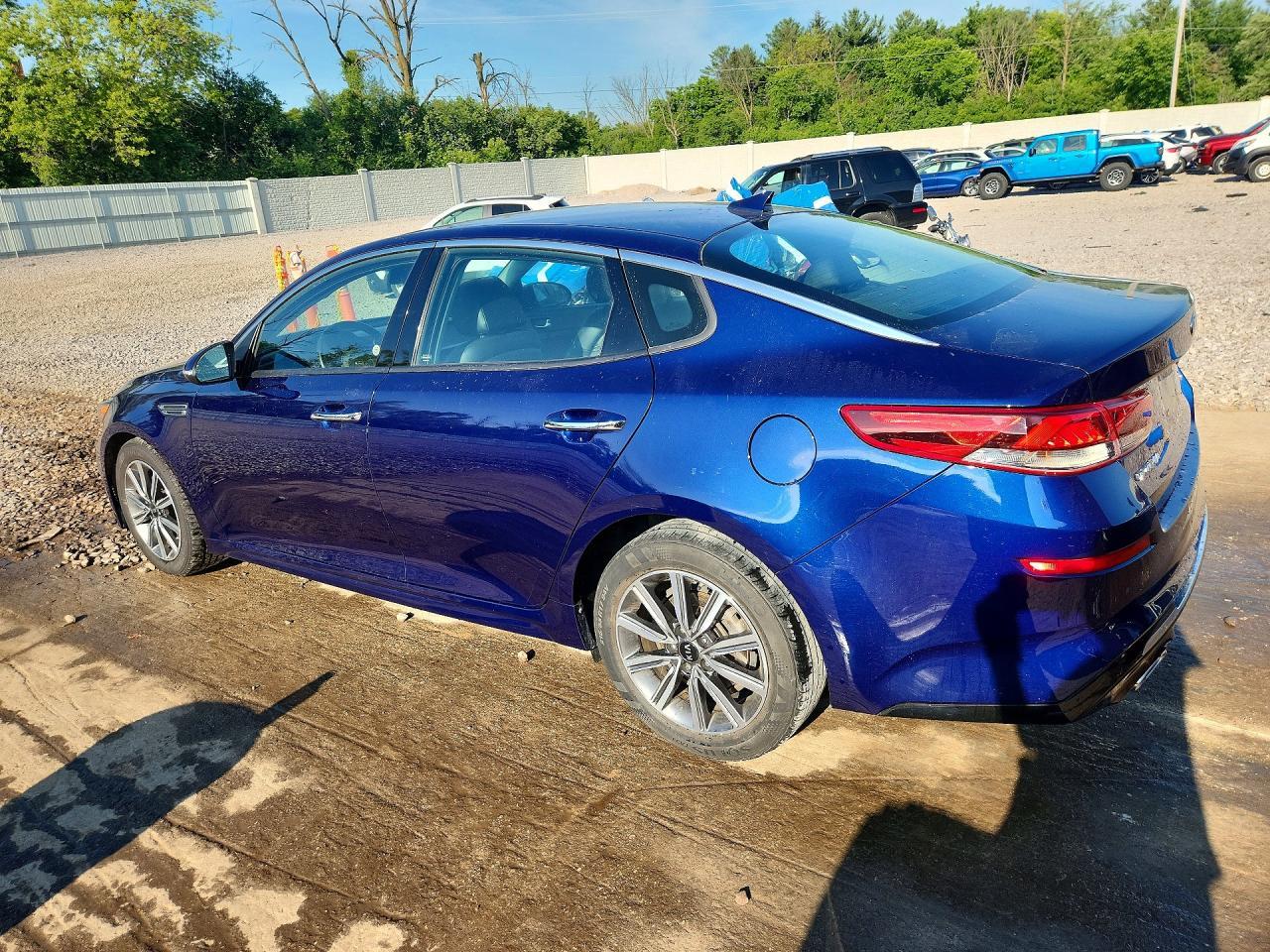 2019 Kia Optima Ex - Image 2