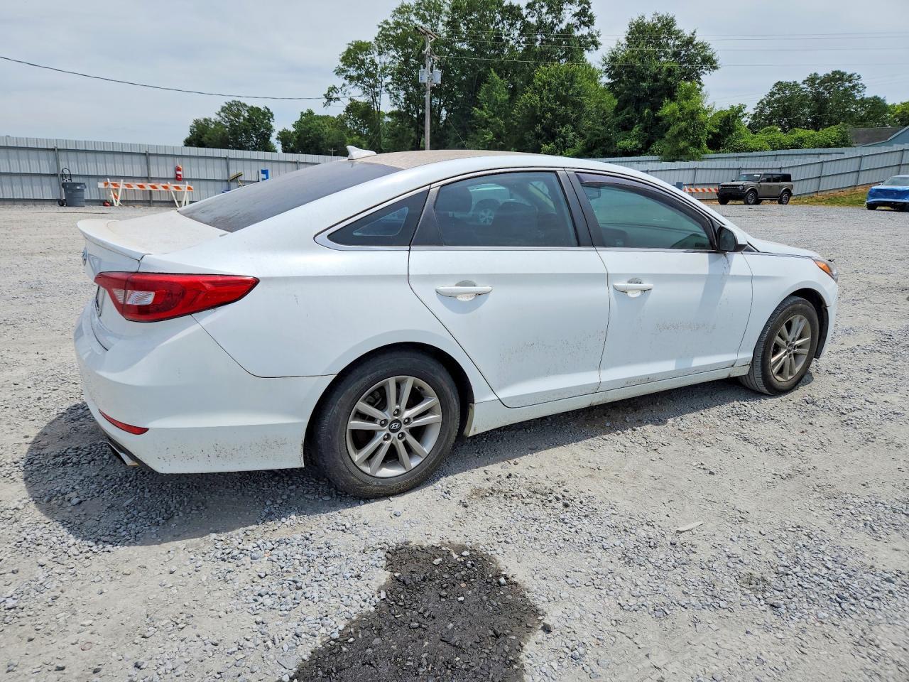 2017 Hyundai Sonata - Image 3