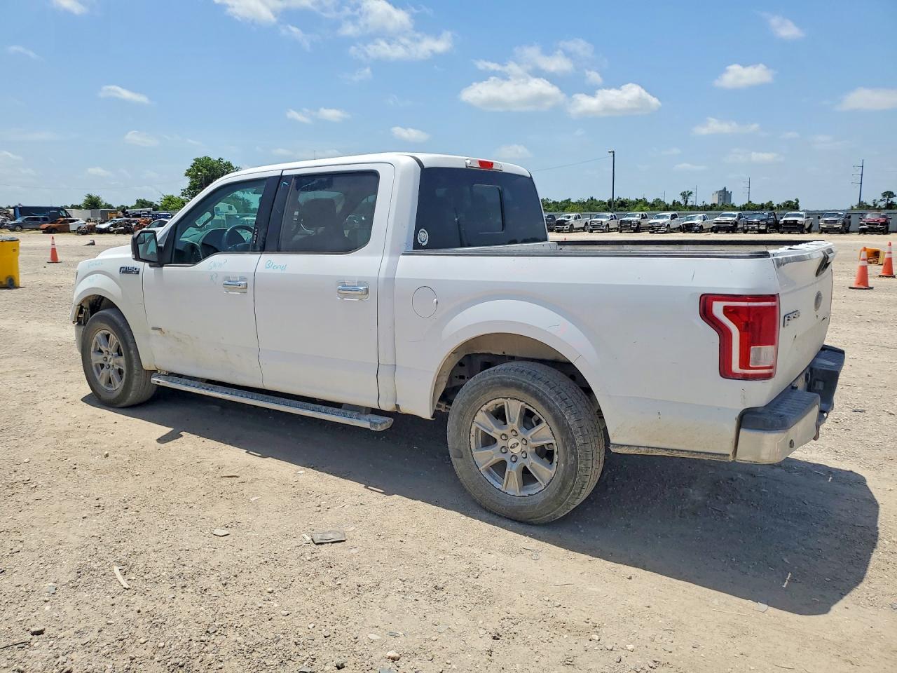 2017 Ford F150 Supercrew - Фото 2