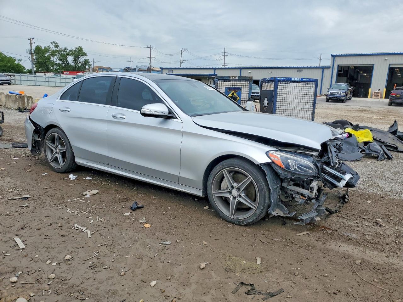 2015 Mercedes-Benz C 300 4Matic - Фото 4