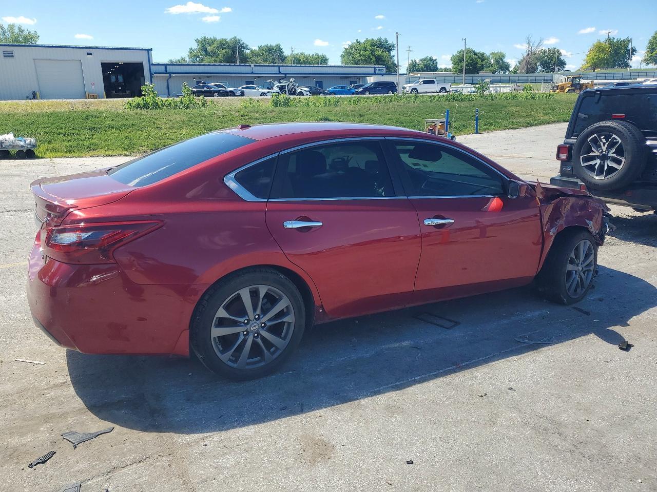 2018 Nissan Altima 2.5 Sr - Фото 3