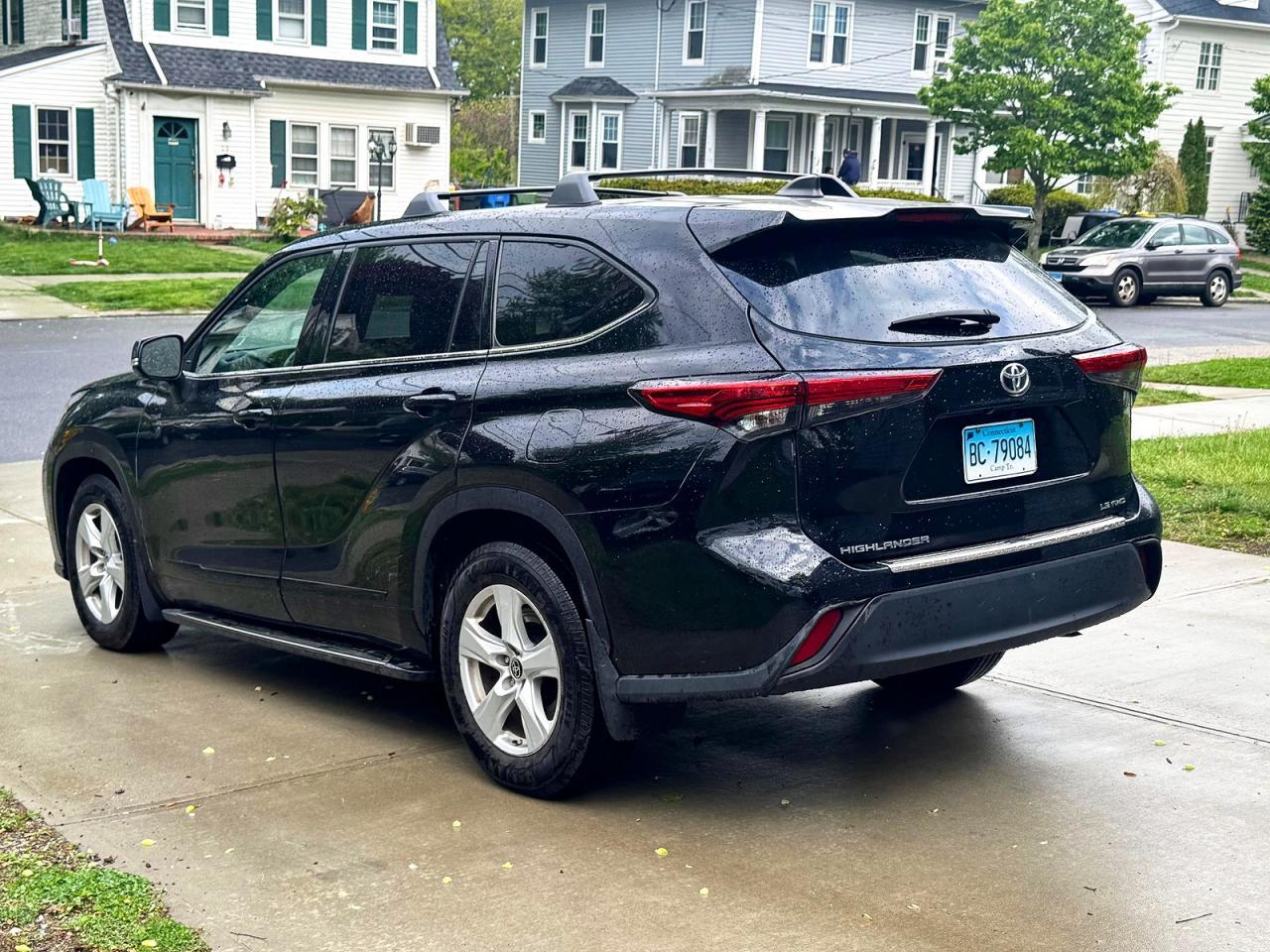 2022 Toyota Highlander Le - Image 3