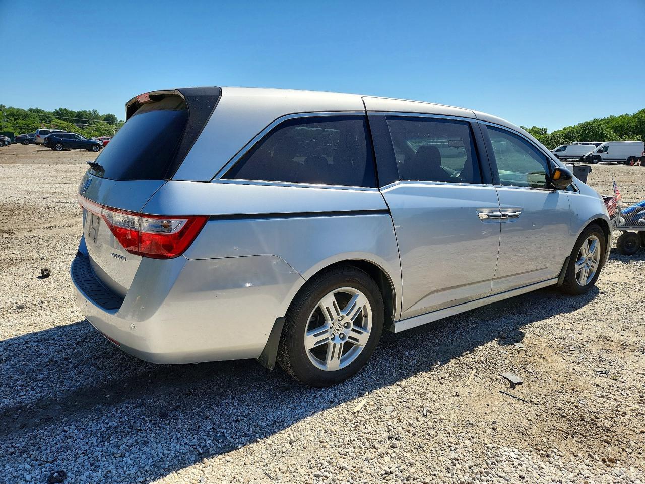 2013 Honda Odyssey Touring - Фото 3